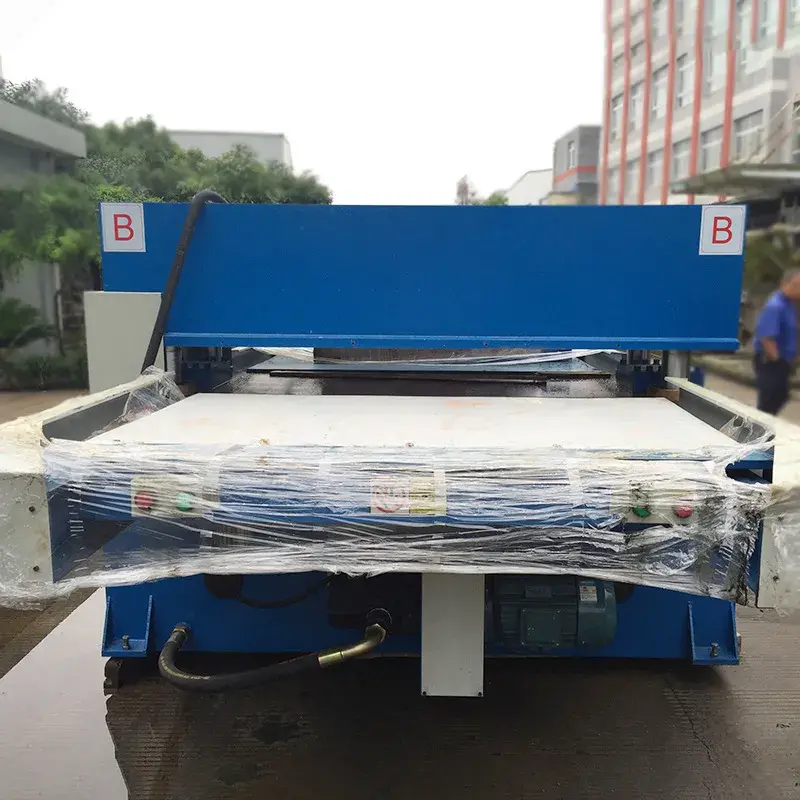 Automatic slide table die cutting machine Automatic slide table die cutting machine