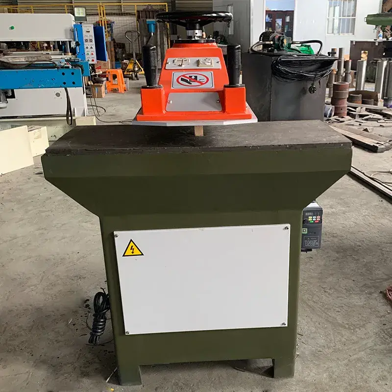 Swing arm die cutting machine swing arm die clicker