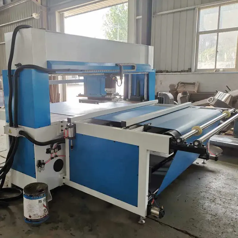 Automatic die cutting shoemaking machine Automatic die cutting shoemaking machine