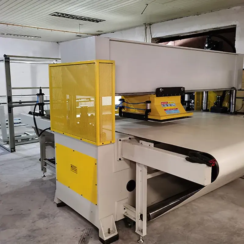 Automatic die cutting shoemaking machine Automatic die cutting shoemaking machine