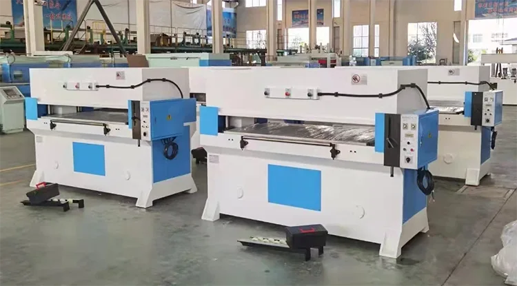 Hydraulic die cutting machine for leather