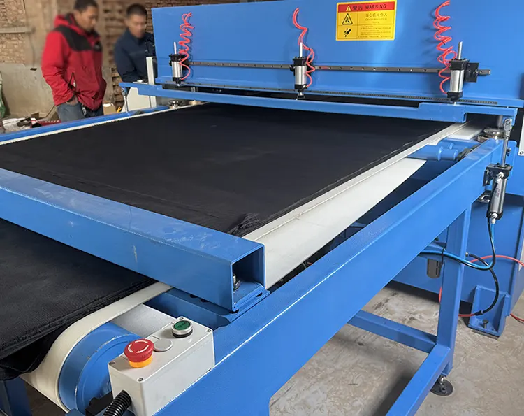 Auto feed hydraulic die cutting machine