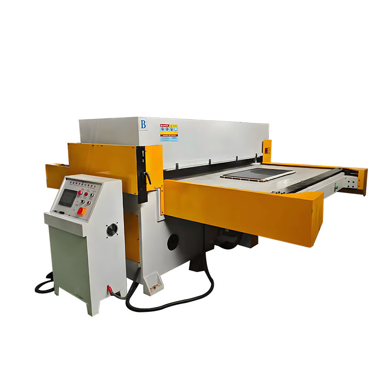 Sliding table clicker press