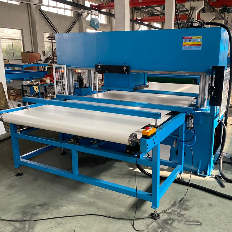 Automatic hydraulic traveling head die cutting machine Automatic hydraulic traveling head die cutting machine