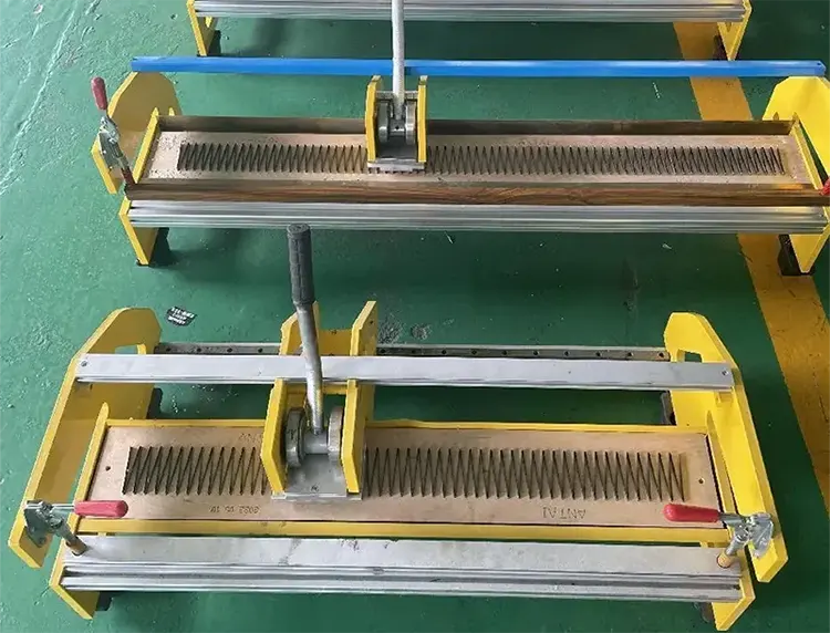 Conveyor belt finger punching machine Conveyor belt finger punching machine